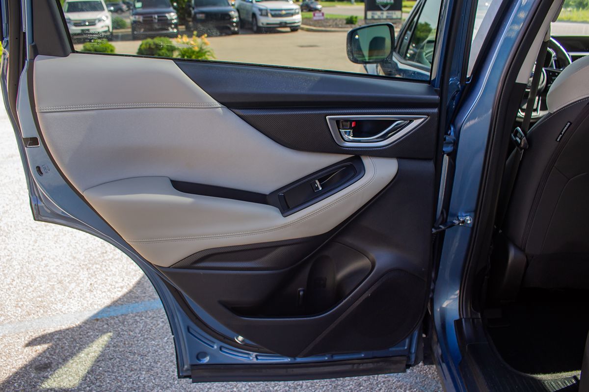 2019 Subaru Forester Premium photo 12