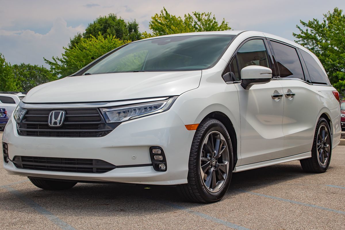 2021 Honda Odyssey Elite photo 3