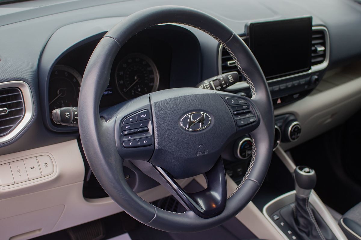 2021 Hyundai Venue SEL Denim photo 9