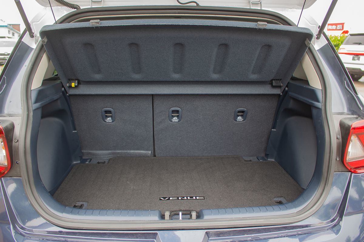 2021 Hyundai Venue SEL Denim photo 13