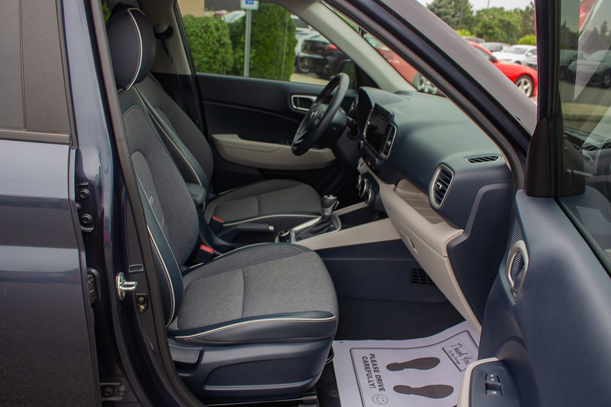 2021 Hyundai Venue SEL Denim photo 16