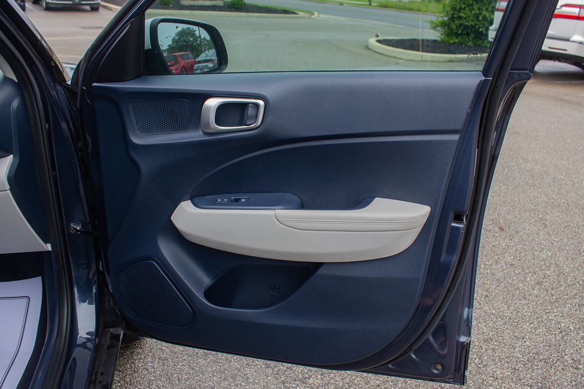 2021 Hyundai Venue SEL Denim photo 17