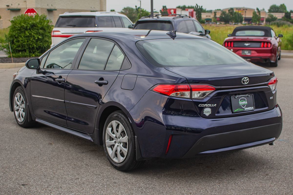 2022 Toyota Corolla LE photo 5