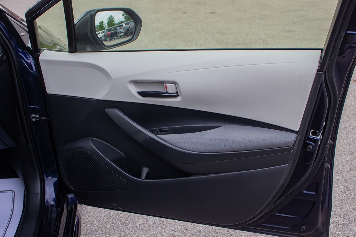 2022 Toyota Corolla LE photo 18