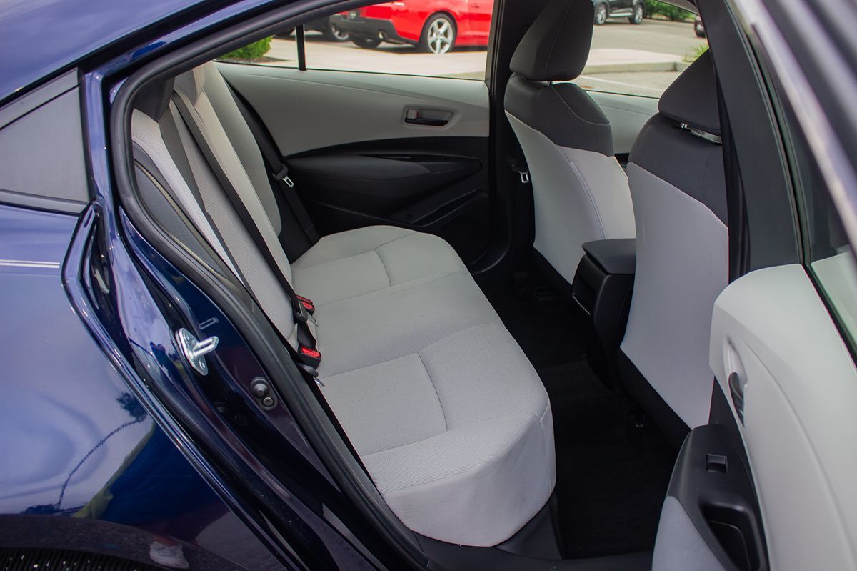 2022 Toyota Corolla LE photo 15