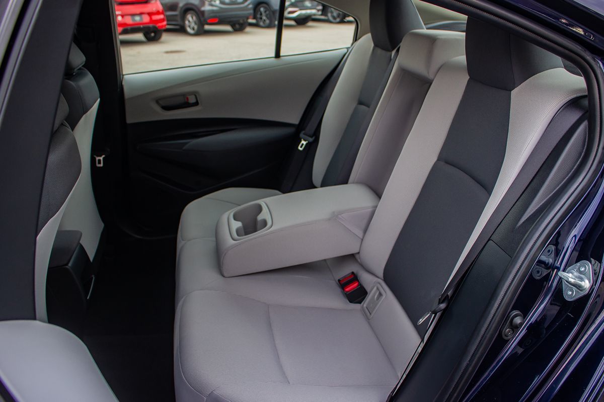 2022 Toyota Corolla LE photo 12