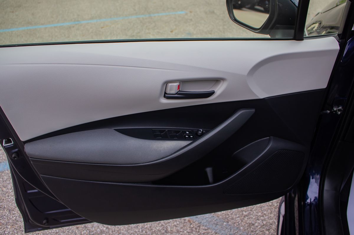 2022 Toyota Corolla LE photo 10
