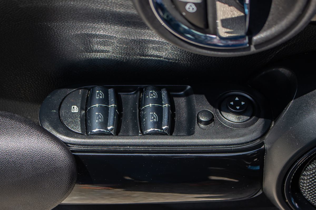 2019 Mini Cooper 4 Door Hardtop Signature photo 11