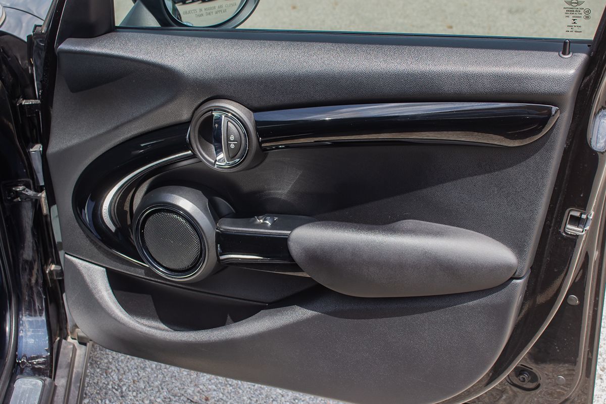2019 Mini Cooper 4 Door Hardtop Signature photo 17