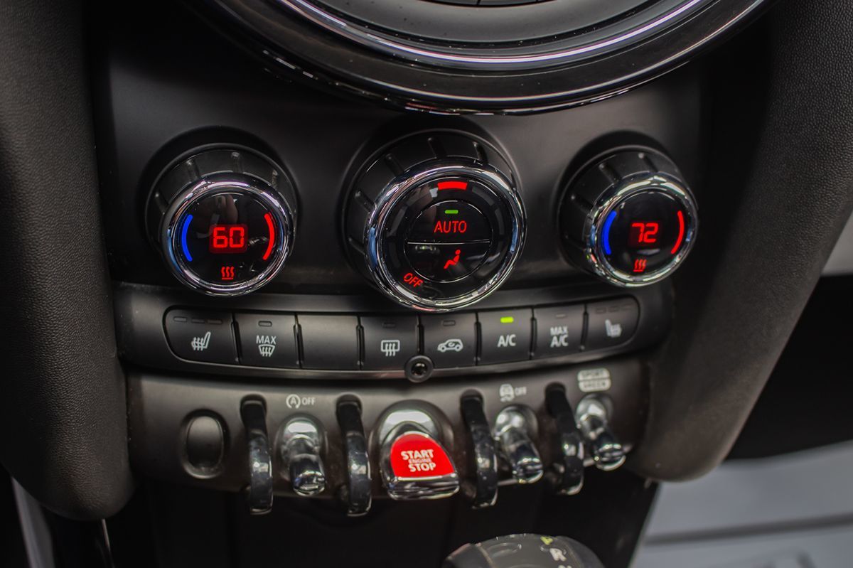 2019 Mini Cooper 4 Door Hardtop Signature photo 28