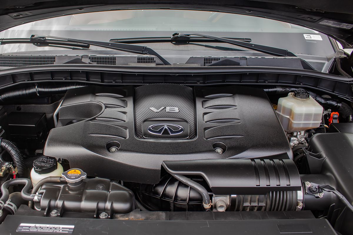 2017 Infiniti QX80 photo 39