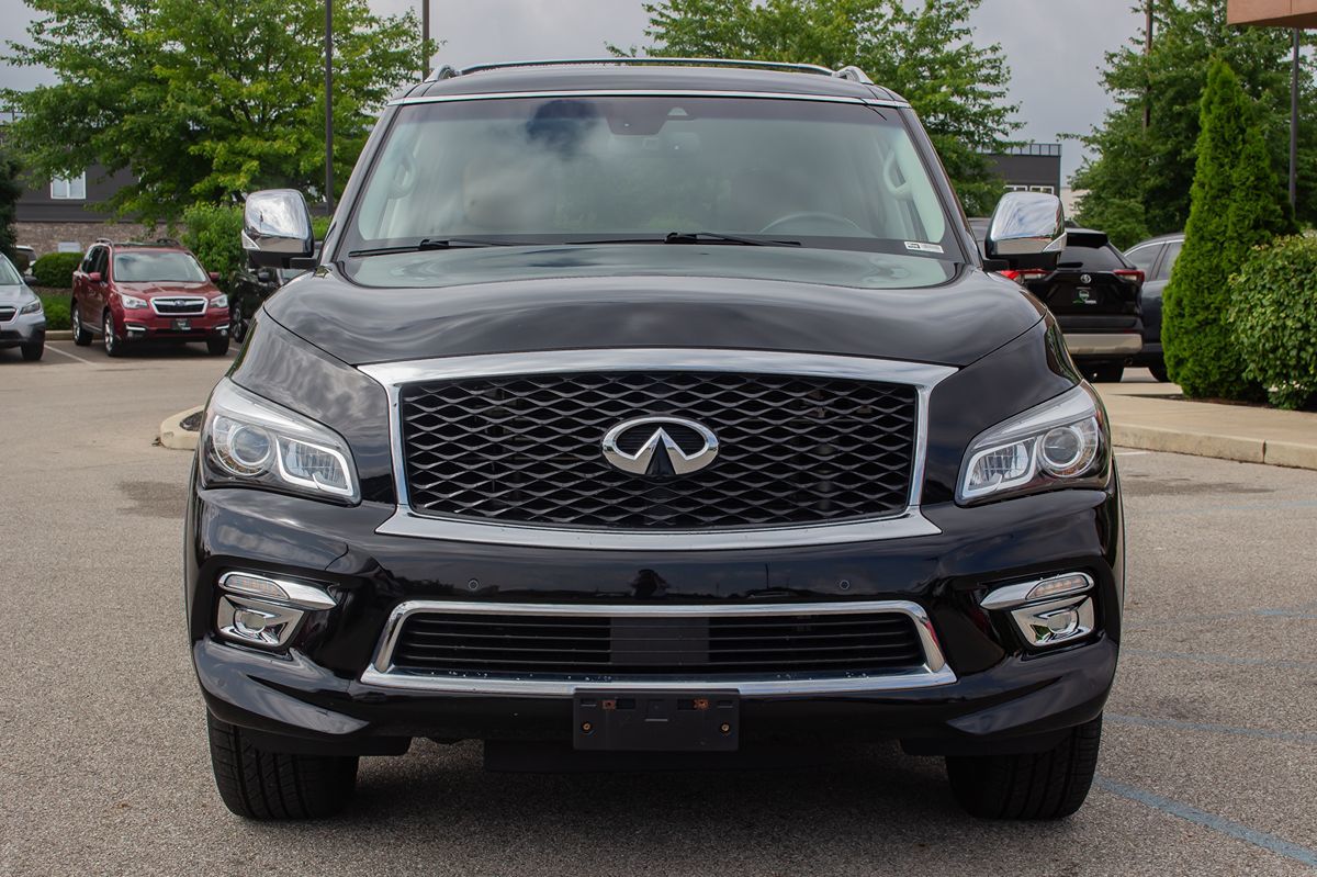 2017 Infiniti QX80 photo 2