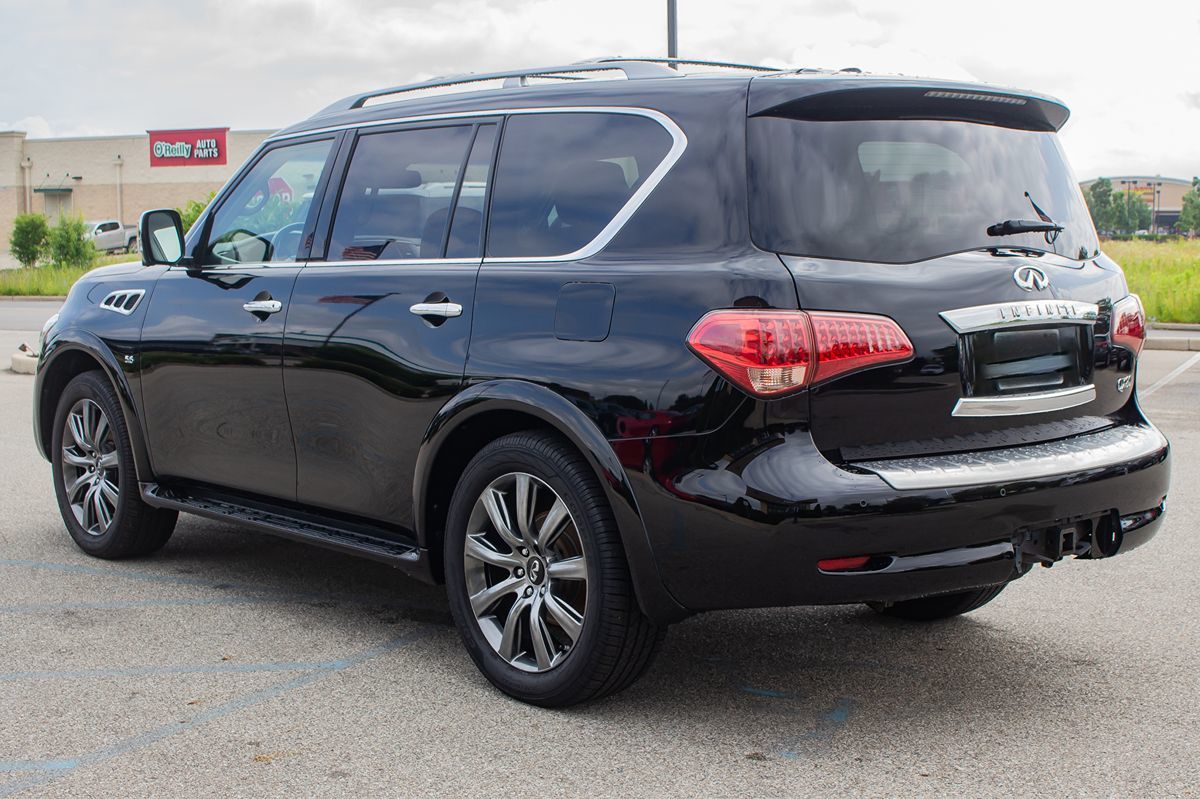 2017 Infiniti QX80 photo 4
