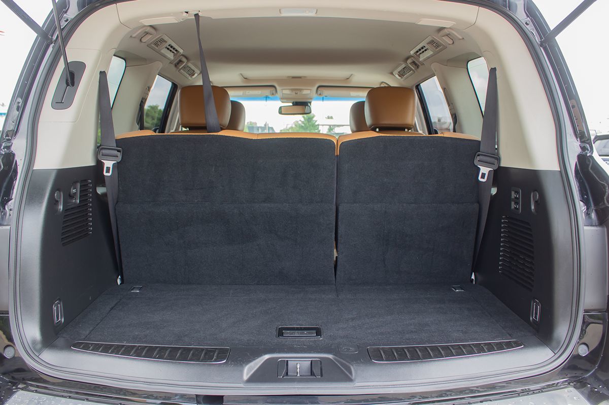 2017 Infiniti QX80 photo 17