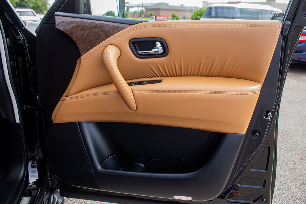 2017 Infiniti QX80 photo 24