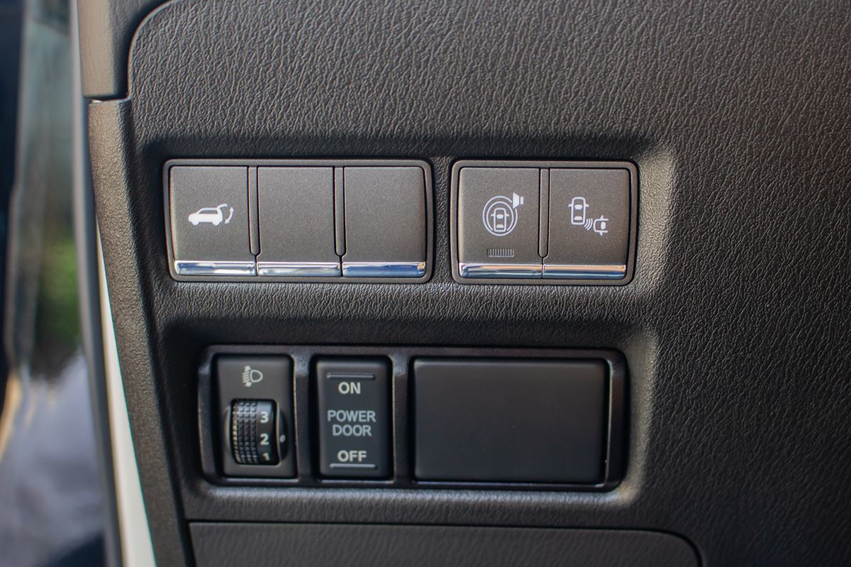 2017 Infiniti QX80 photo 28