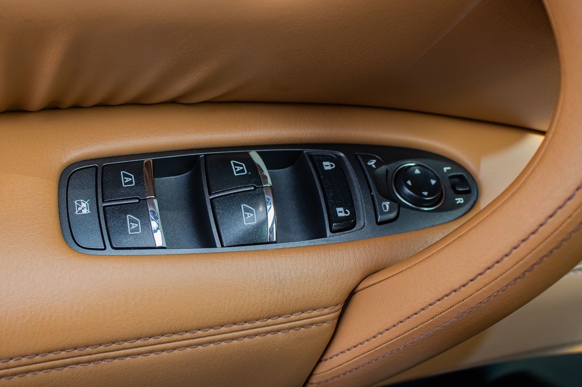 2017 Infiniti QX80 photo 11