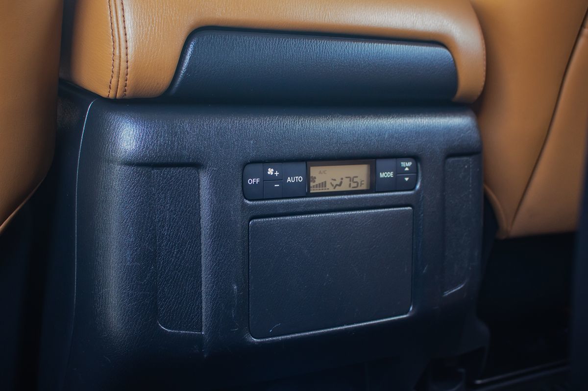 2017 Infiniti QX80 photo 38