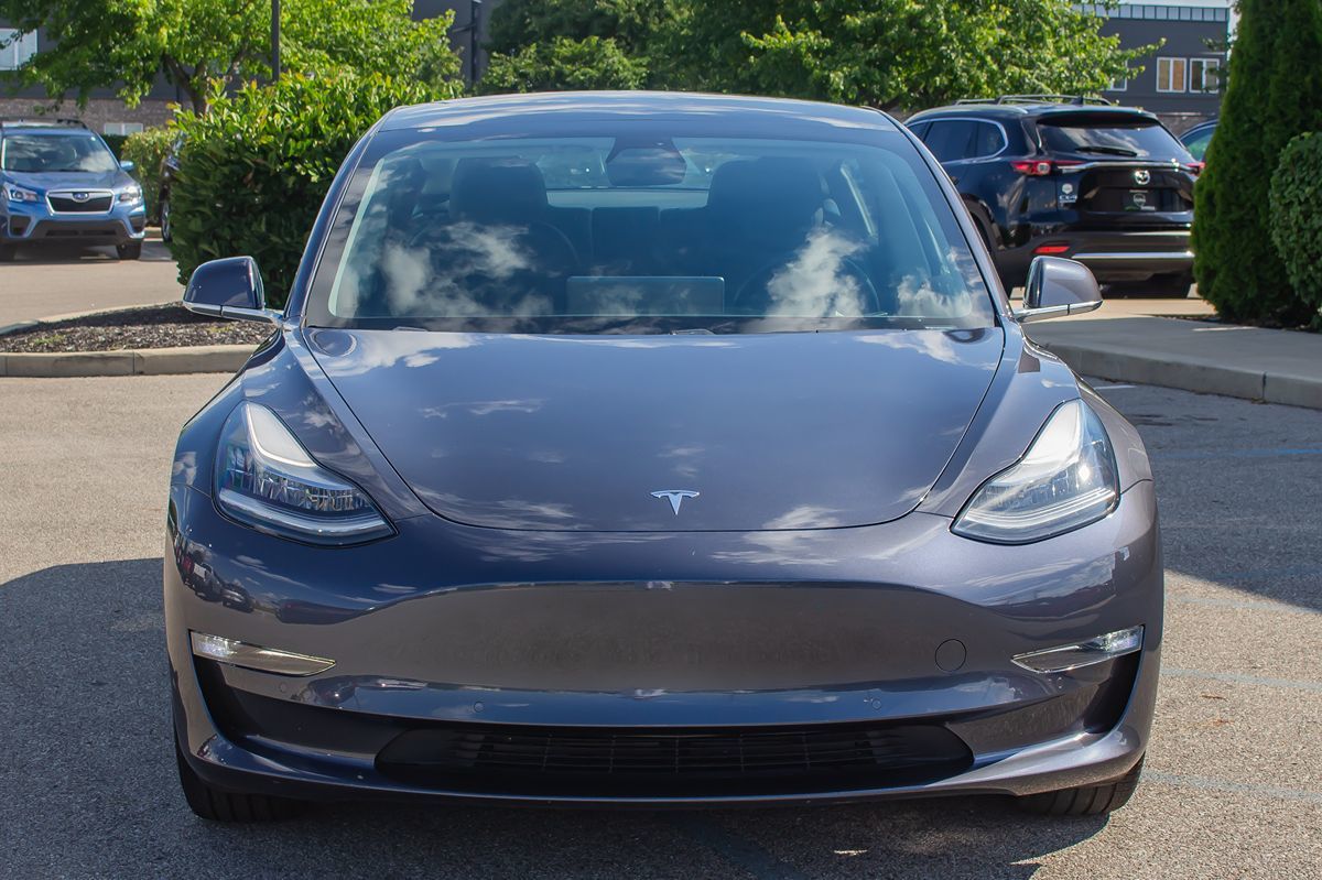 2019 Tesla Model 3 Mid Range photo 2