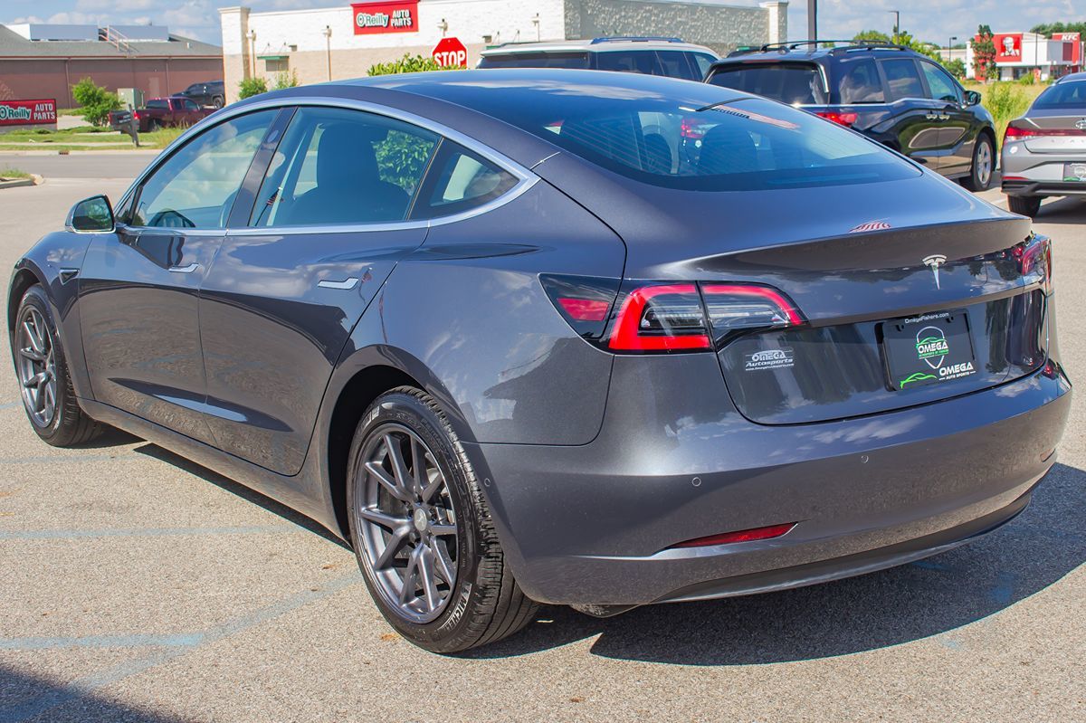 2019 Tesla Model 3 Mid Range photo 5
