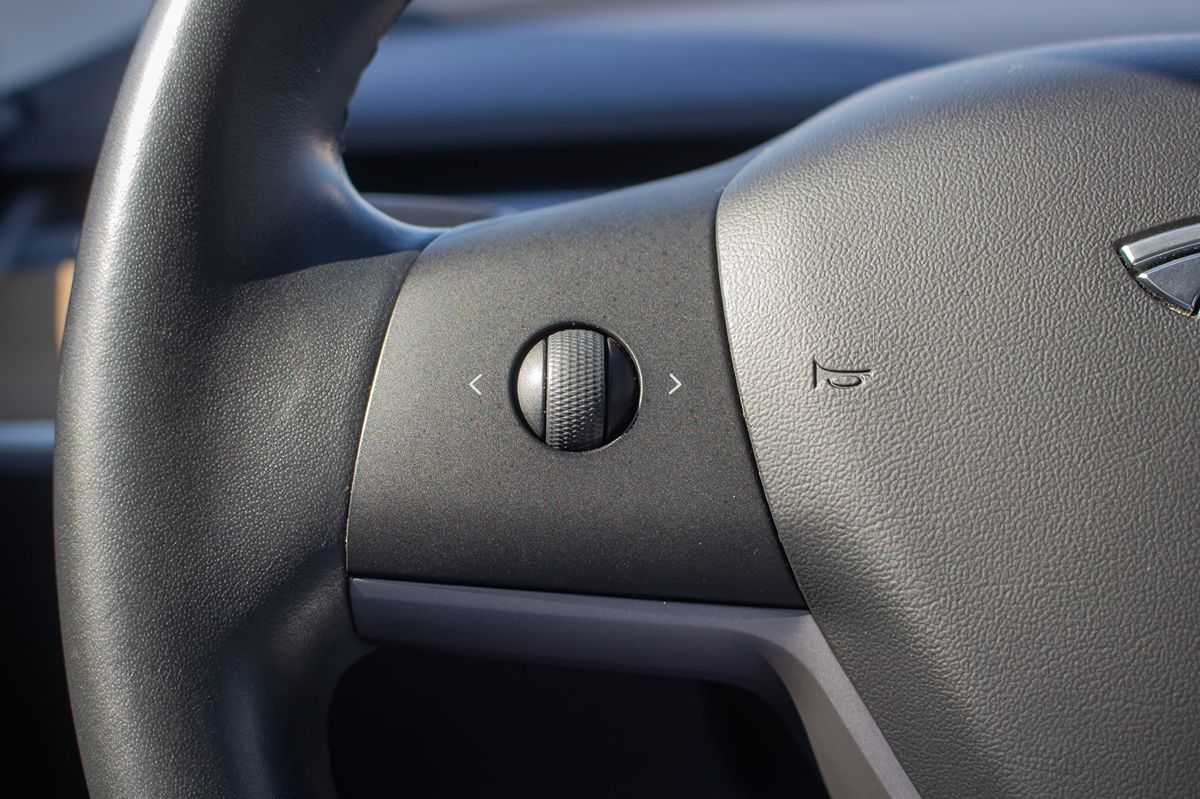 2019 Tesla Model 3 Mid Range photo 18
