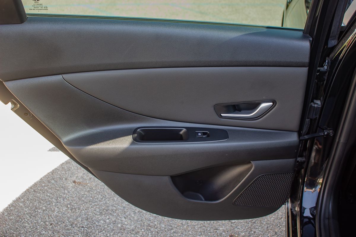 2023 Hyundai Elantra SEL photo 13