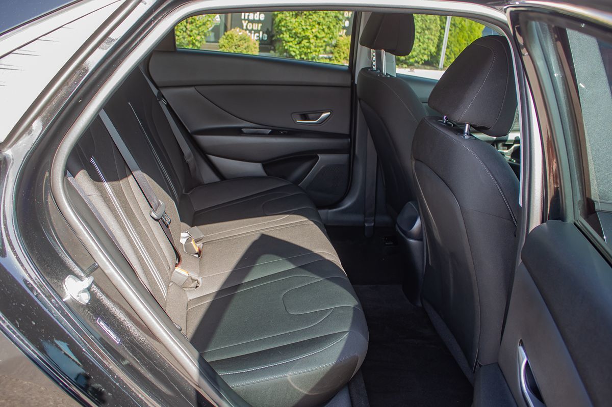 2023 Hyundai Elantra SEL photo 14