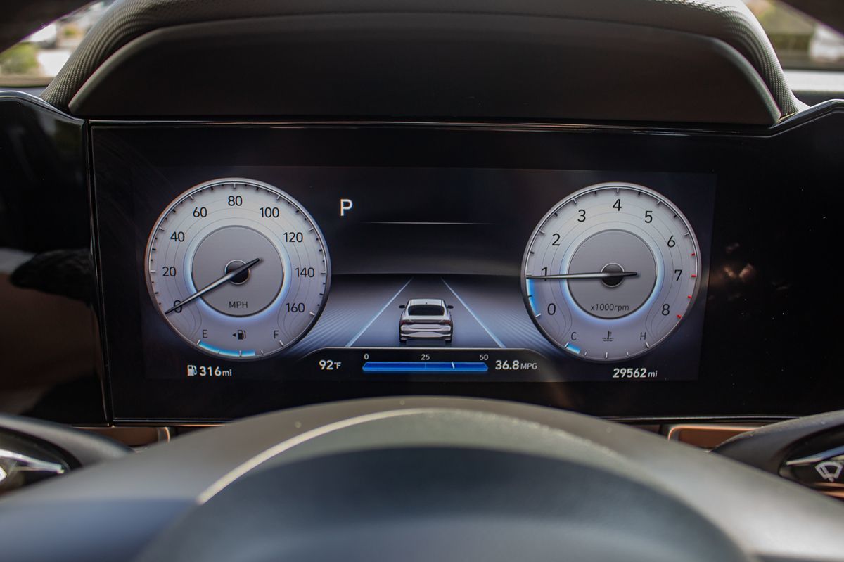 2023 Hyundai Elantra SEL photo 17
