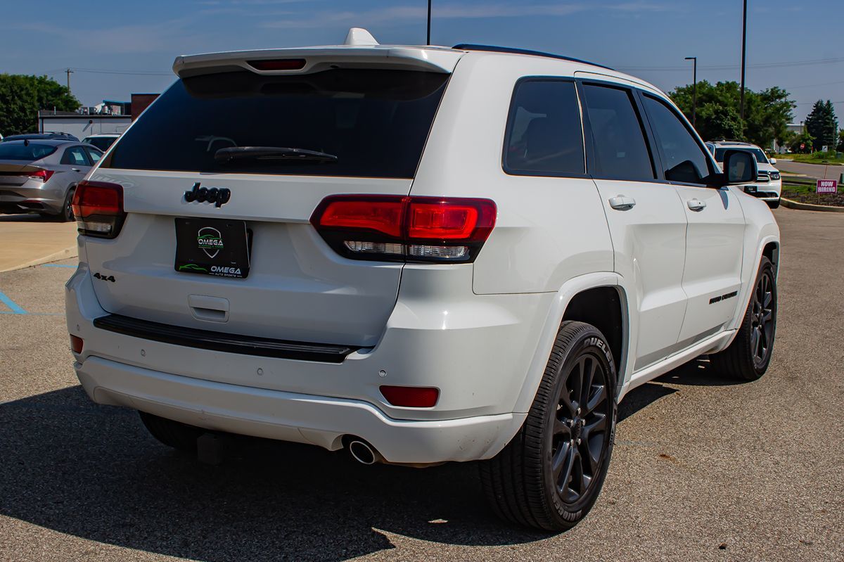 2017 Jeep Grand Cherokee Altitude photo 8