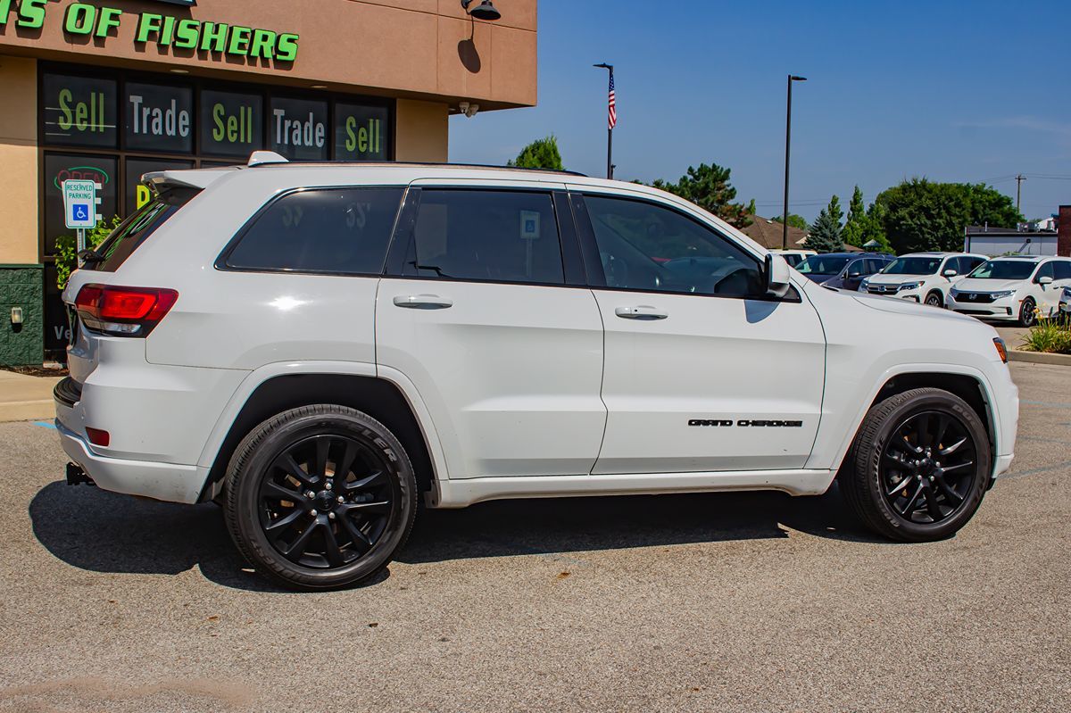 2017 Jeep Grand Cherokee Altitude photo 9