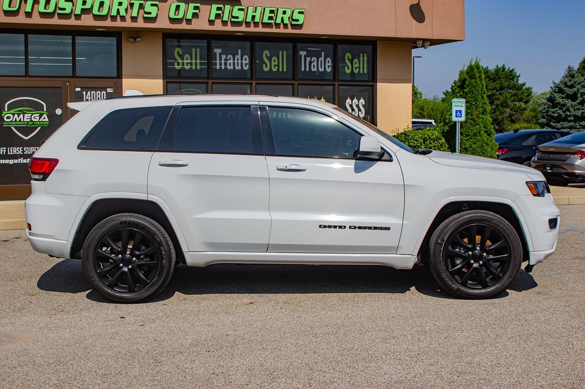 2017 Jeep Grand Cherokee Altitude photo 10