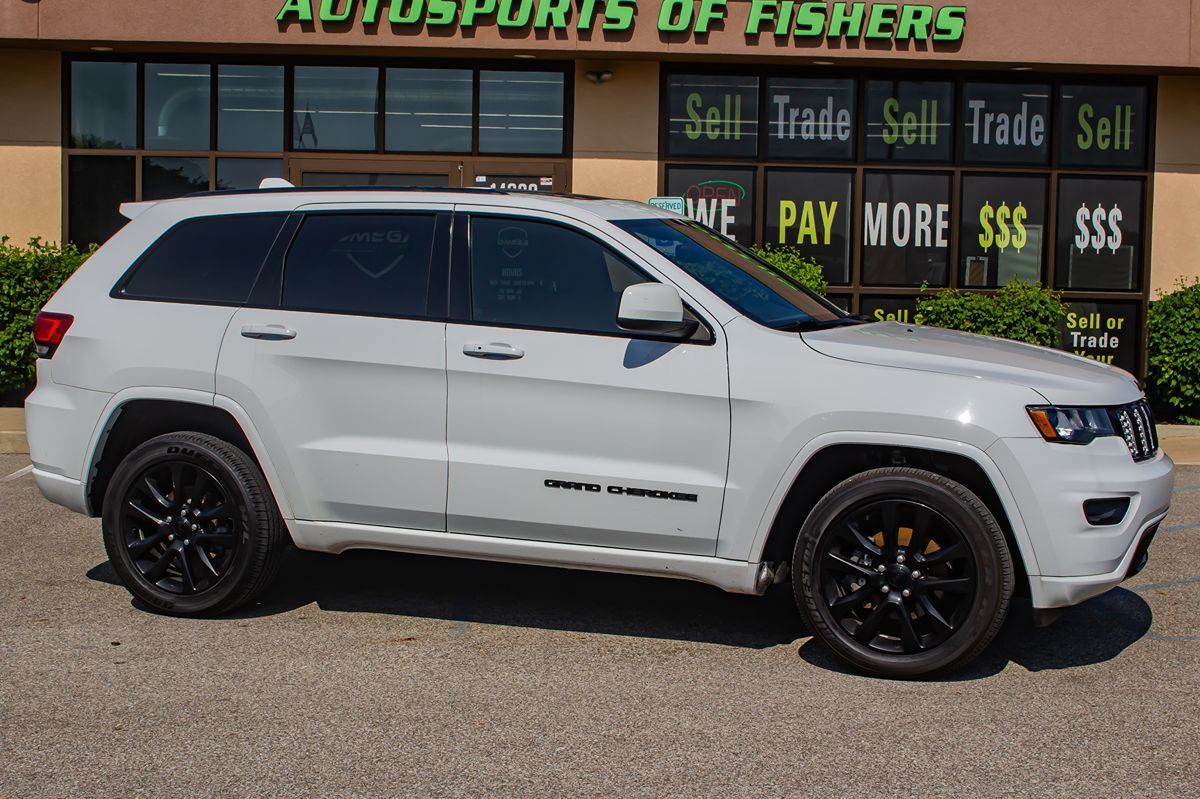 2017 Jeep Grand Cherokee Altitude photo 11