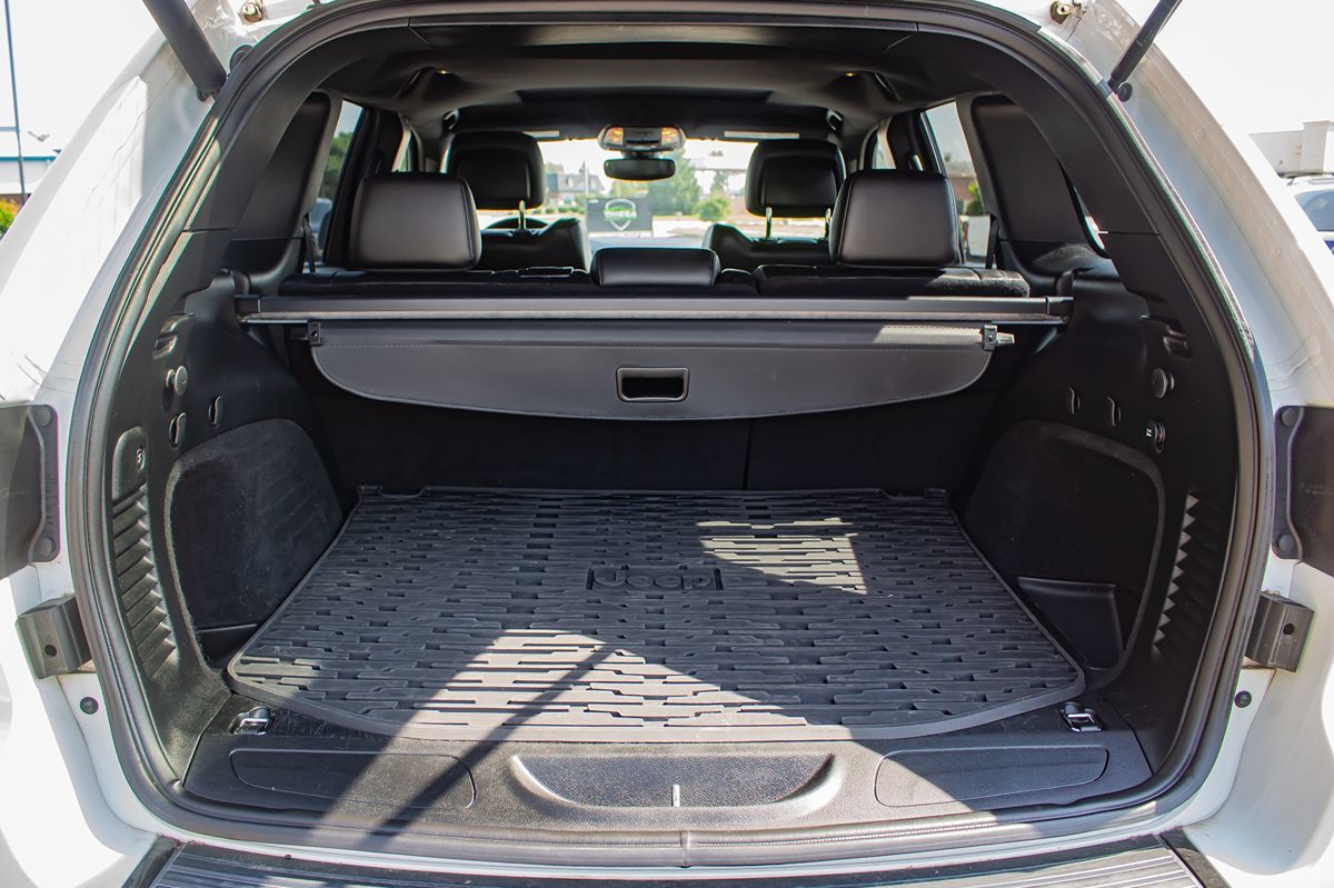 2017 Jeep Grand Cherokee Altitude photo 18