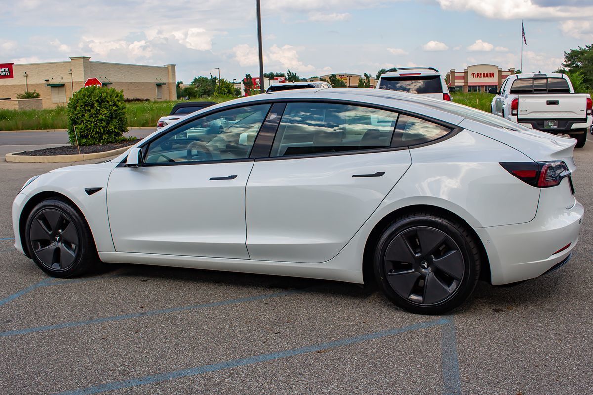 2021 Tesla Model 3 Standard Range Plus photo 6