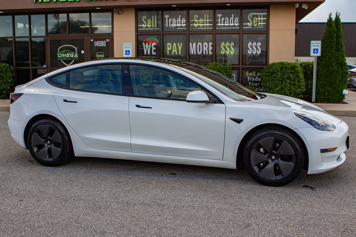 2021 Tesla Model 3 Standard Range Plus photo 12