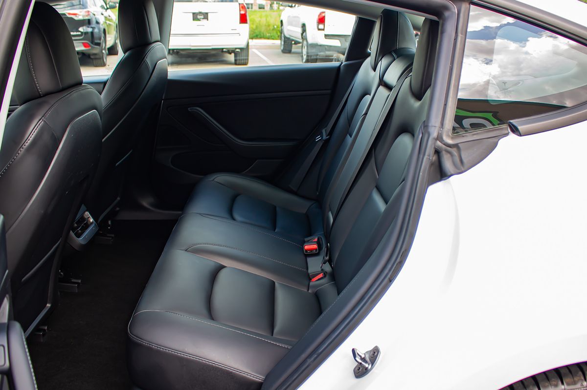 2021 Tesla Model 3 Standard Range Plus photo 17