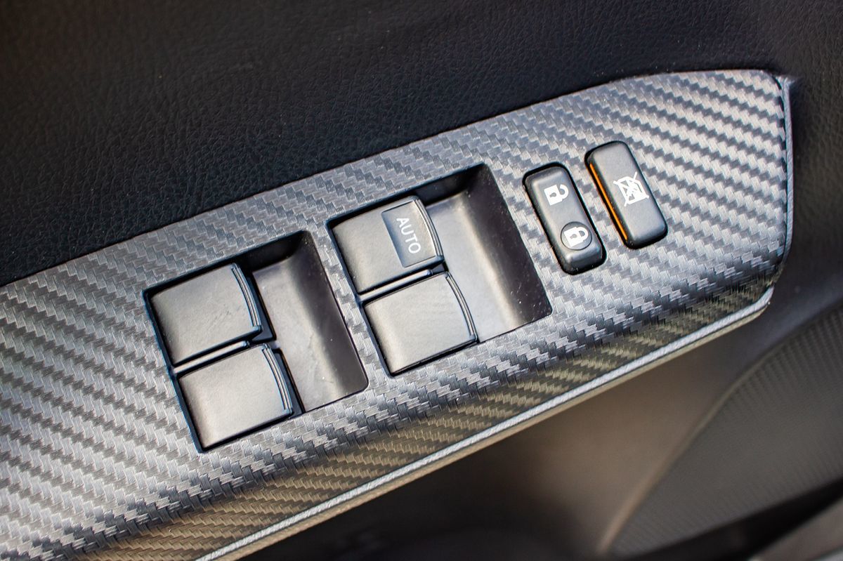 2014 Toyota RAV4 LE photo 11