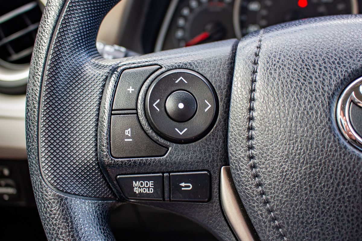 2014 Toyota RAV4 LE photo 20