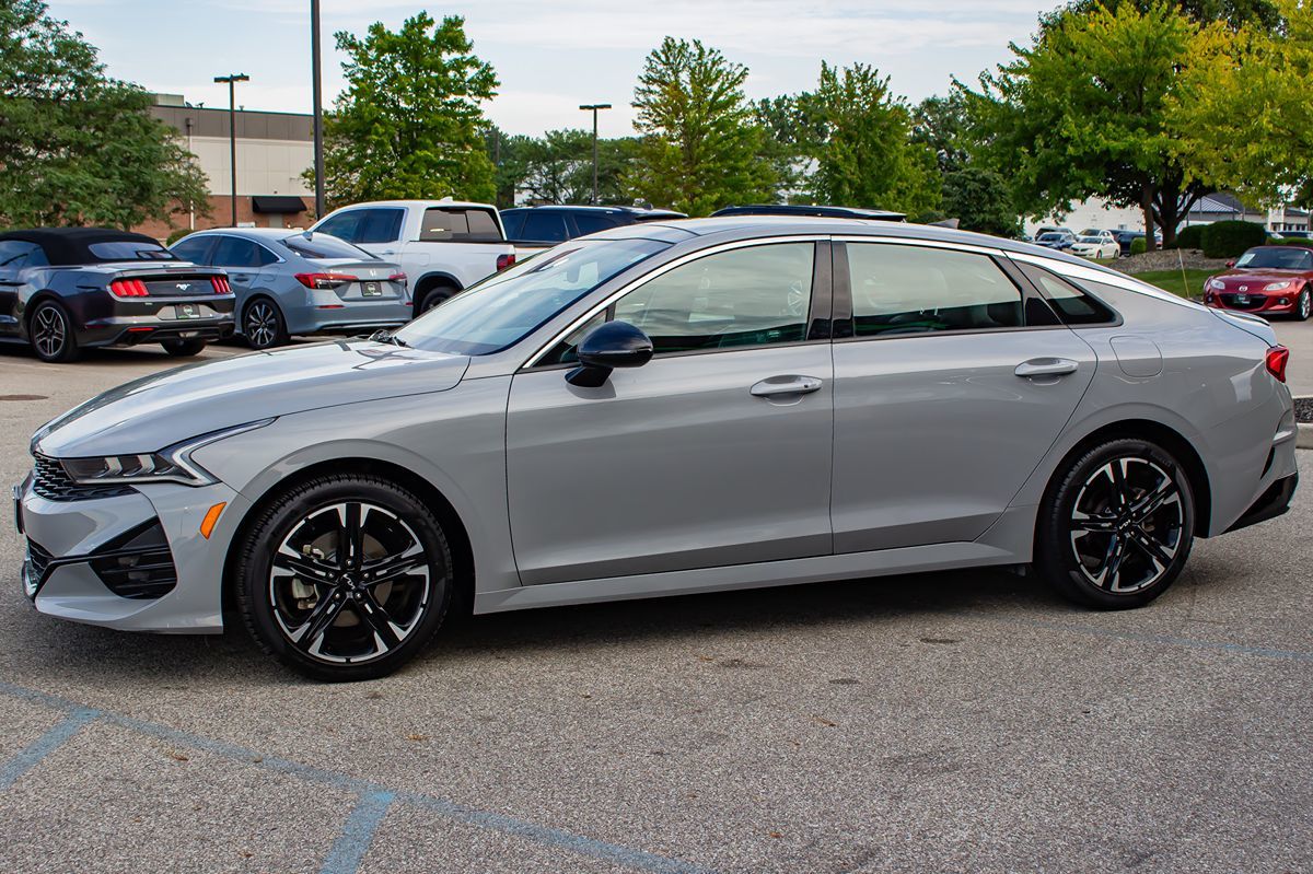 2023 Kia K5 GT-Line photo 2