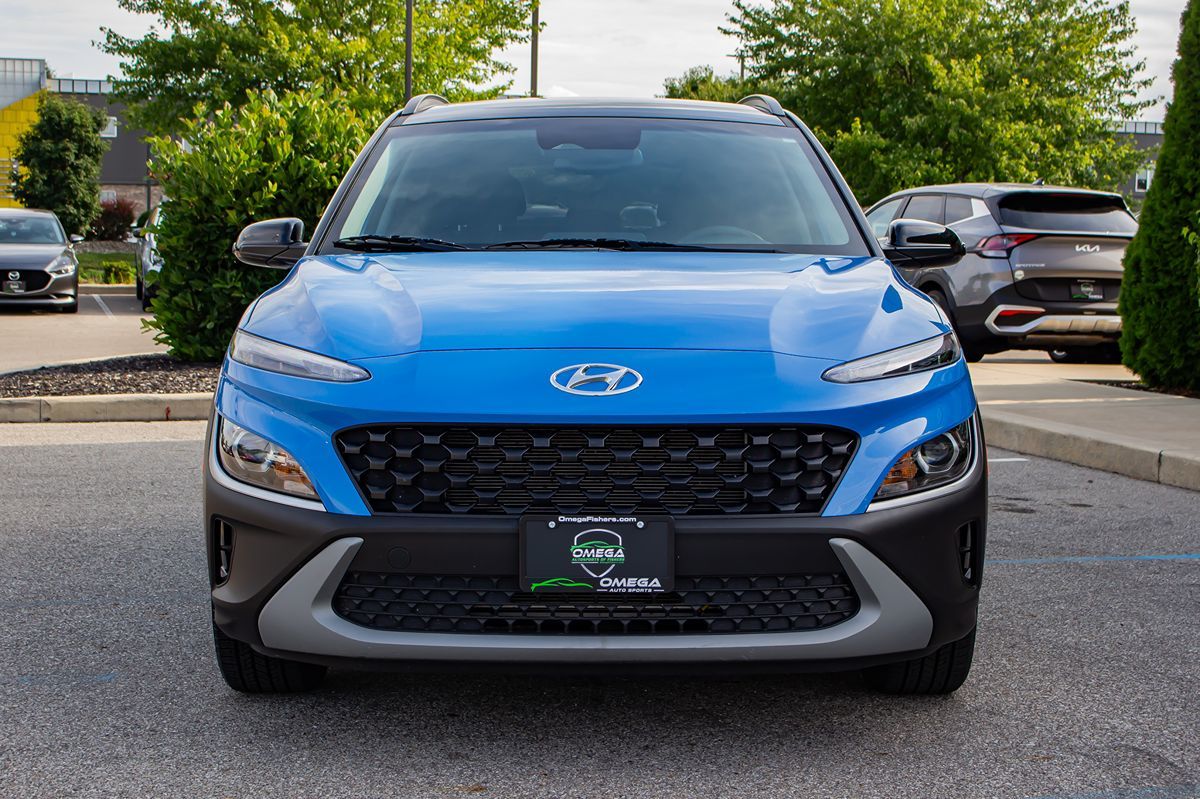 2022 Hyundai Kona SEL photo 2