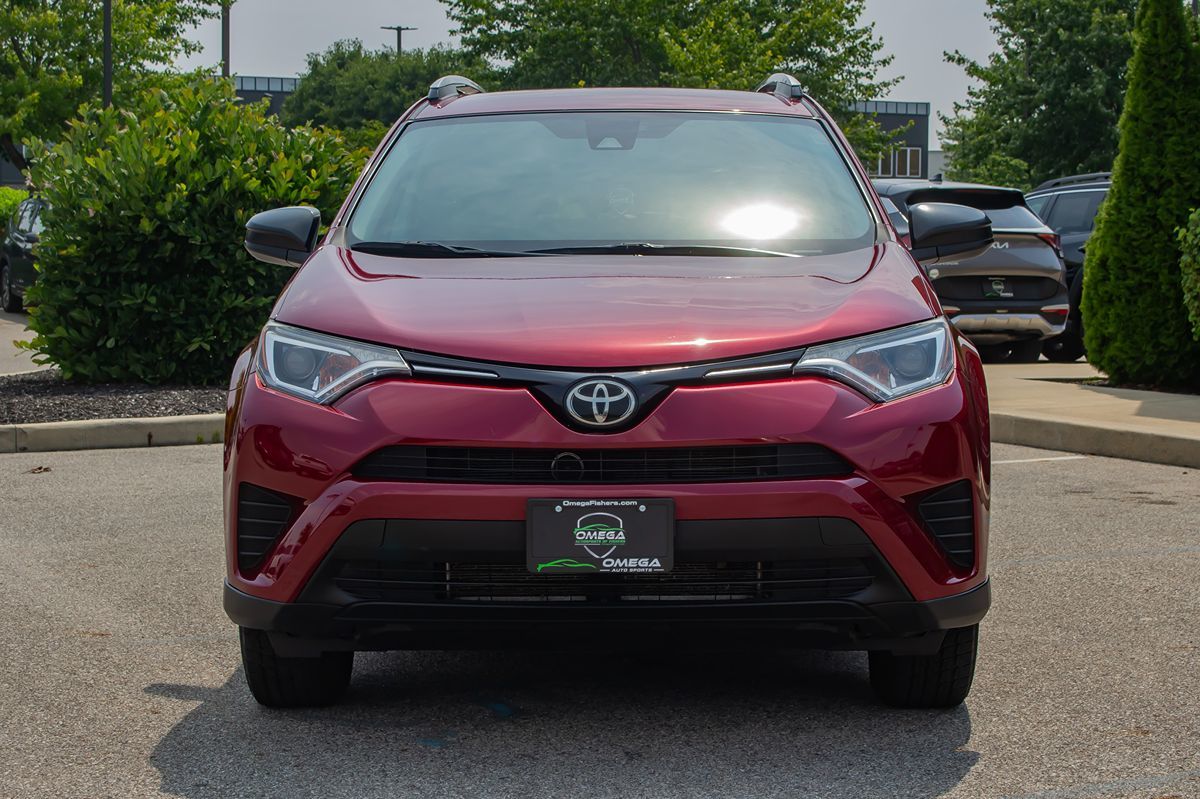 2018 Toyota RAV4 LE photo 2