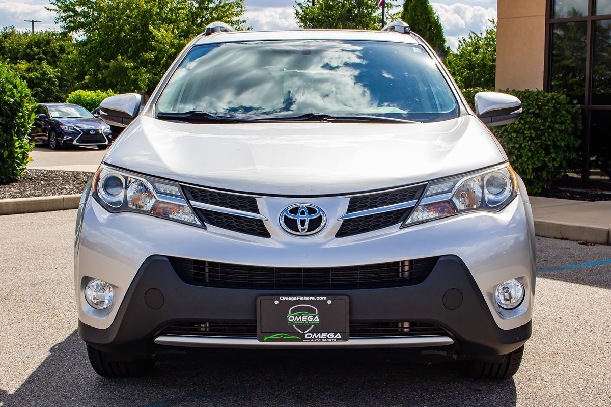 2015 Toyota RAV4 XLE photo 2