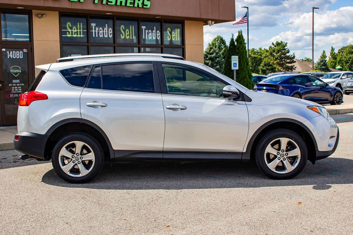 2015 Toyota RAV4 XLE photo 11