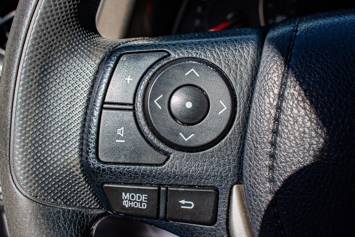 2015 Toyota RAV4 XLE photo 25