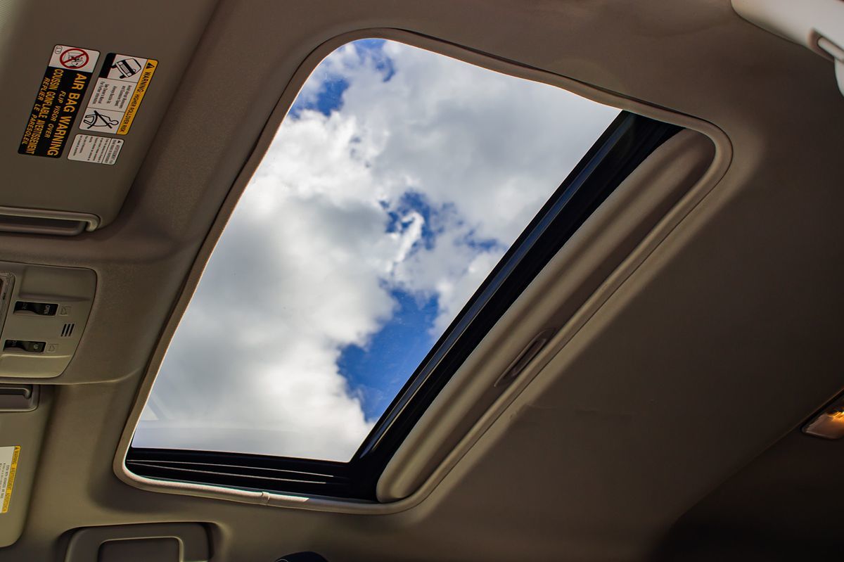 2015 Toyota RAV4 XLE photo 21