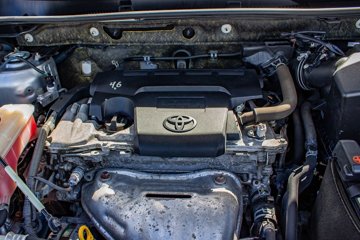 2015 Toyota RAV4 XLE photo 28