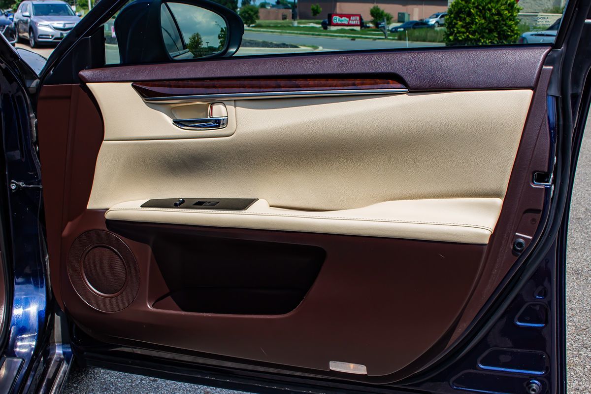 2018 Lexus ES 350 Luxury photo 17