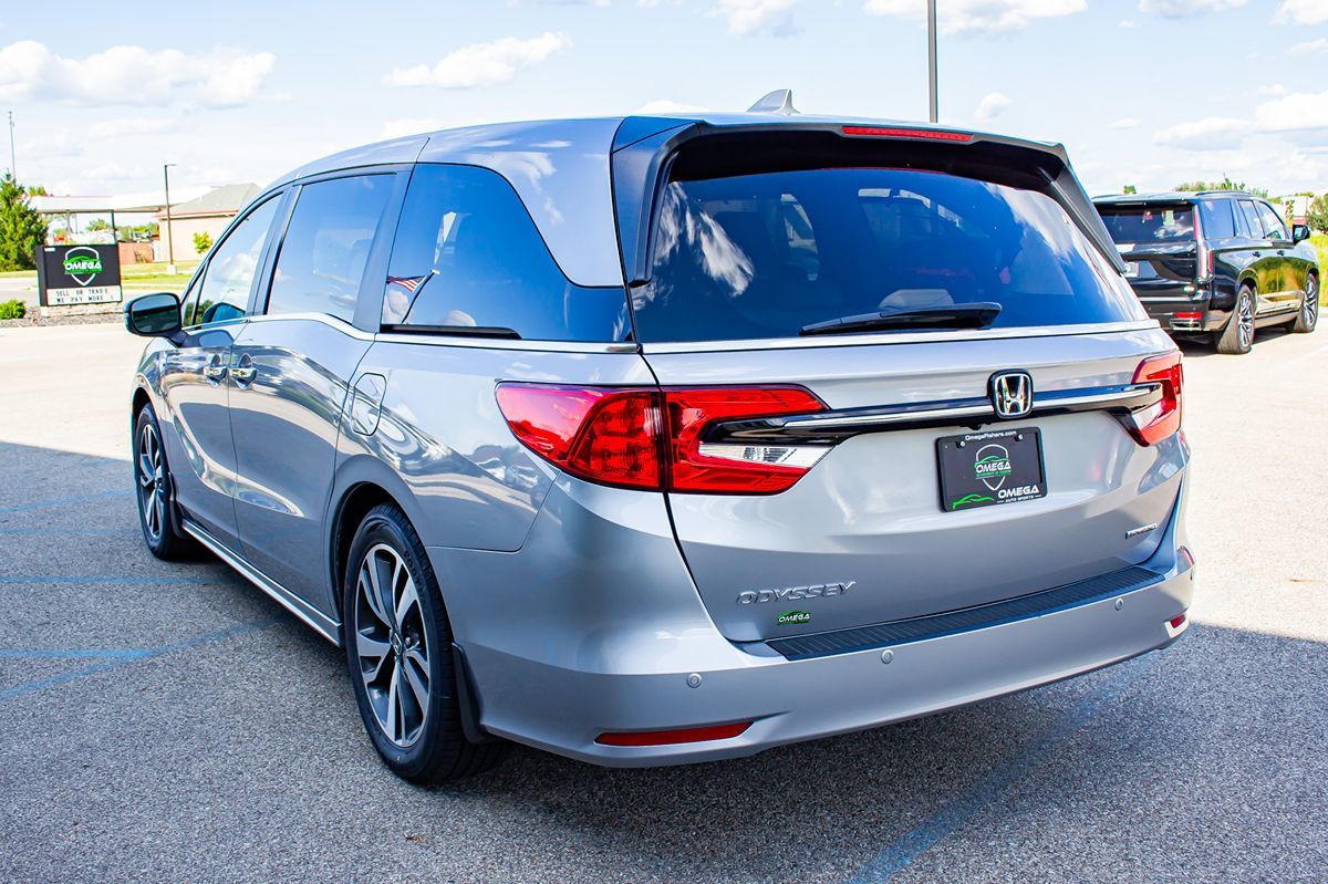 2022 Honda Odyssey Touring photo 4