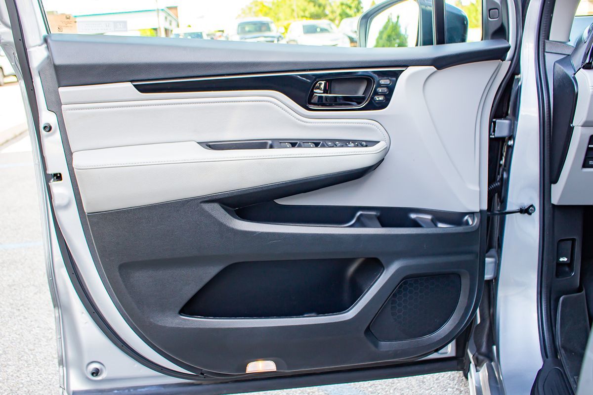 2022 Honda Odyssey Touring photo 9