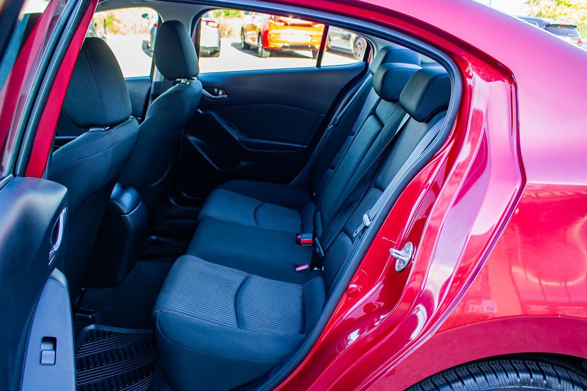 2016 Mazda Mazda3 i Sport photo 14